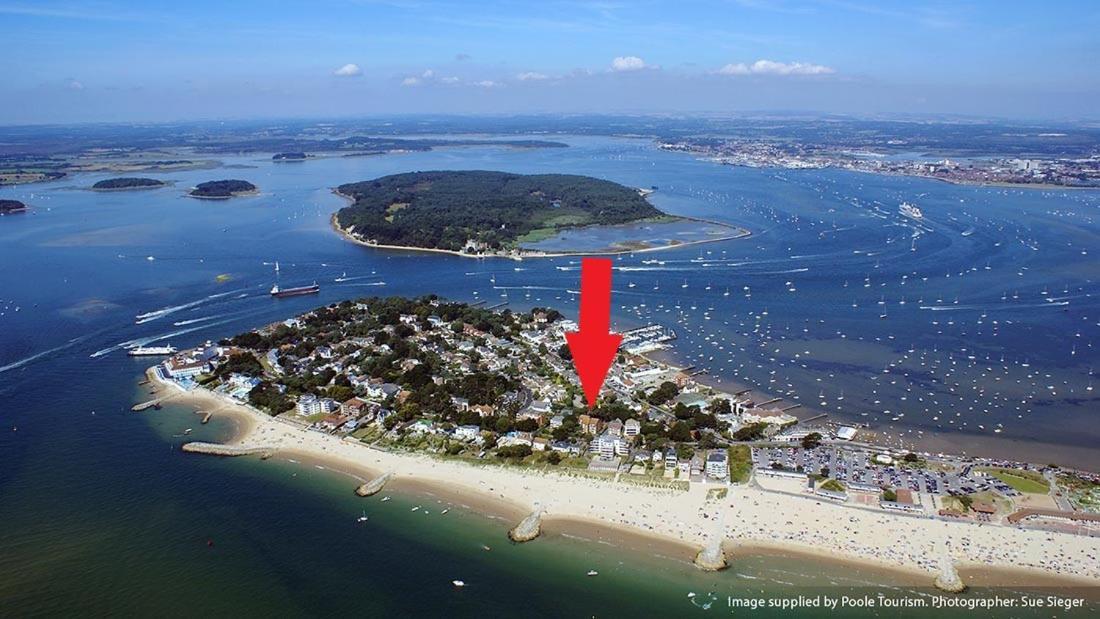 Top Floor Sandbanks Apartment With Free Parking Just Minutes From The Beach And Bars Canford Cliffs Buitenkant foto