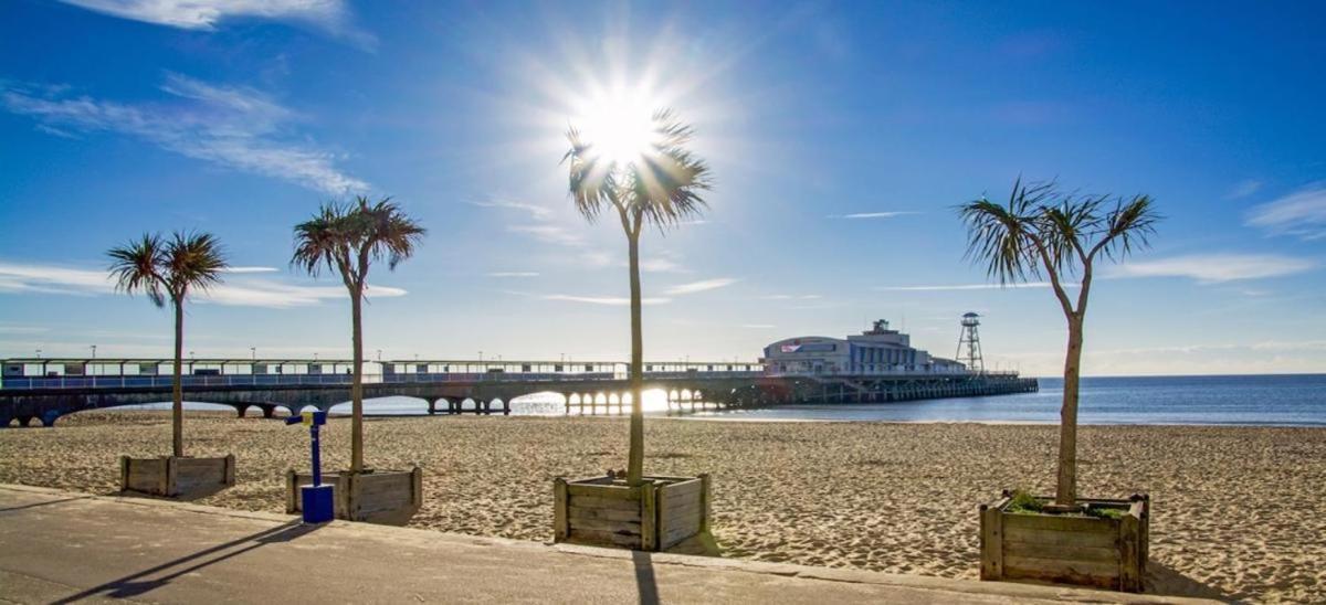 Top Floor Sandbanks Apartment With Free Parking Just Minutes From The Beach And Bars Canford Cliffs Buitenkant foto