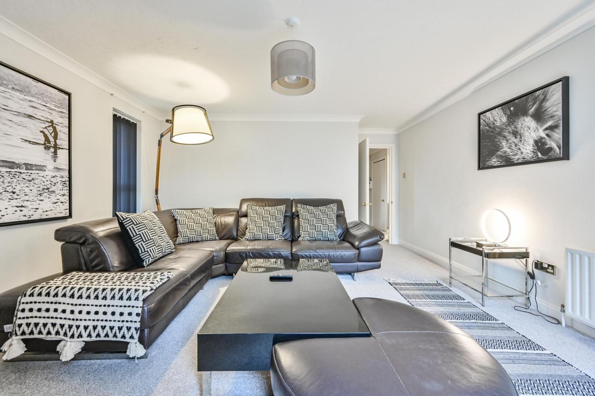 Top Floor Sandbanks Apartment With Free Parking Just Minutes From The Beach And Bars Canford Cliffs Buitenkant foto