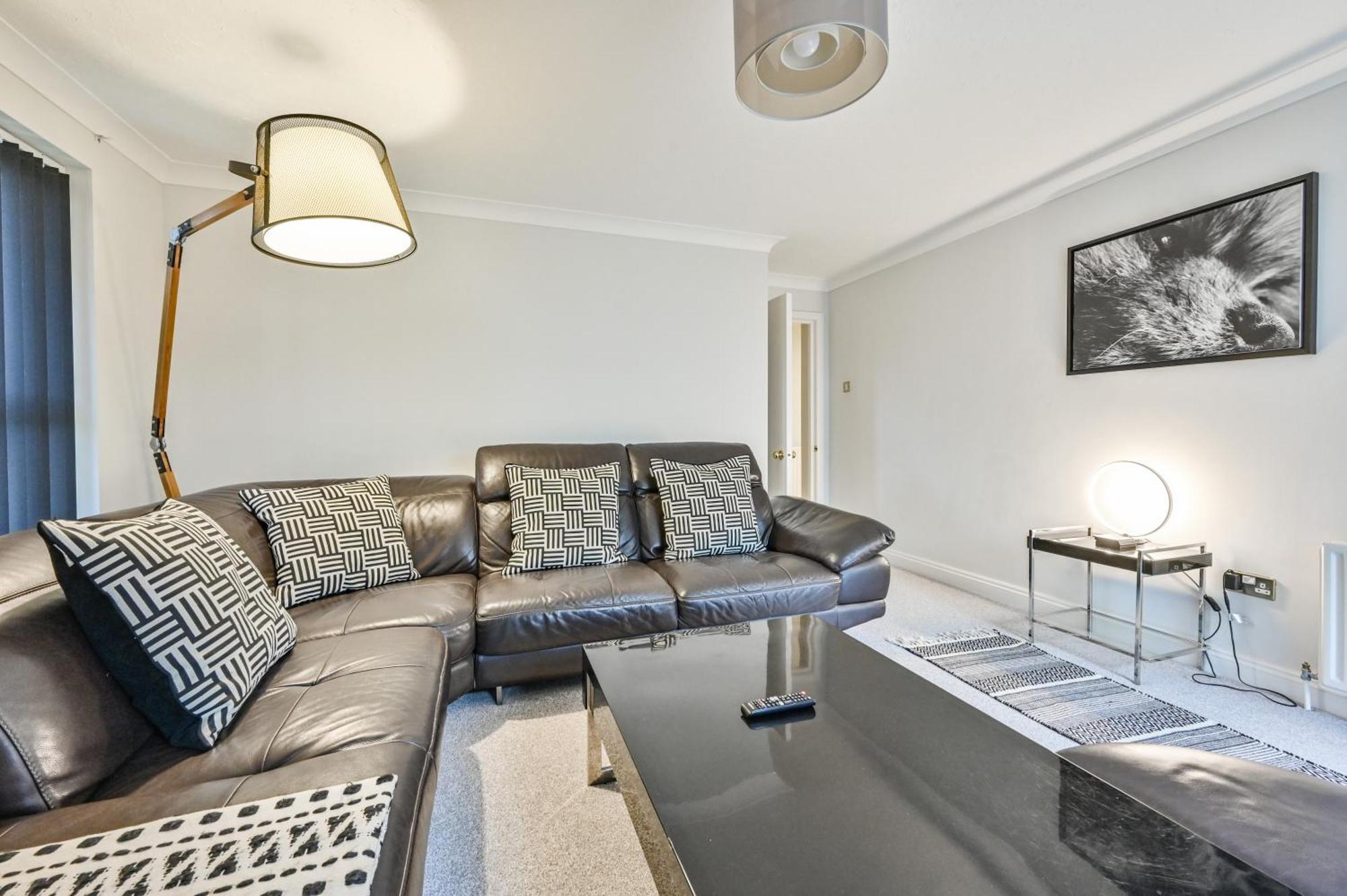 Top Floor Sandbanks Apartment With Free Parking Just Minutes From The Beach And Bars Canford Cliffs Buitenkant foto